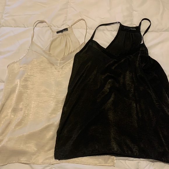 Ro & De Tops - Pair of Ro & De tops, black and snore, women’s medium